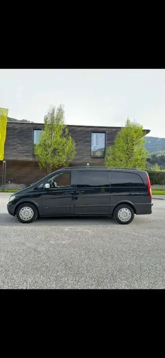 Mercedes-Benz Viano 2010 photo 2