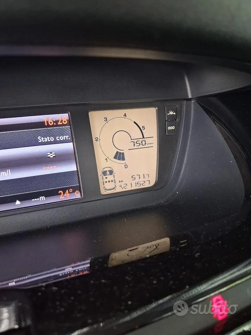 Citroen C4 Picasso 2011 photo 5