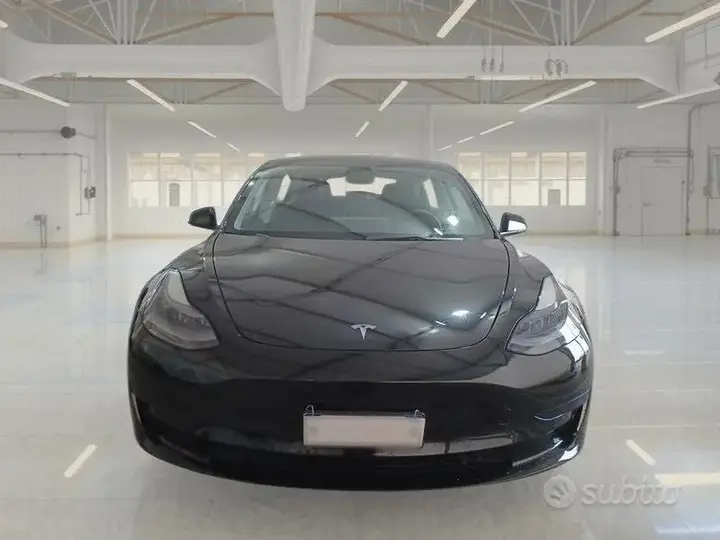 Tesla Model 3 2021 photo 2