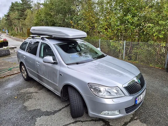 Skoda Octavia 2012 photo 2