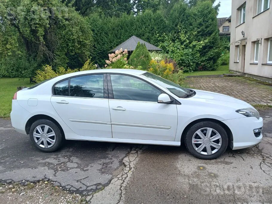 Renault Laguna 2012 photo 2