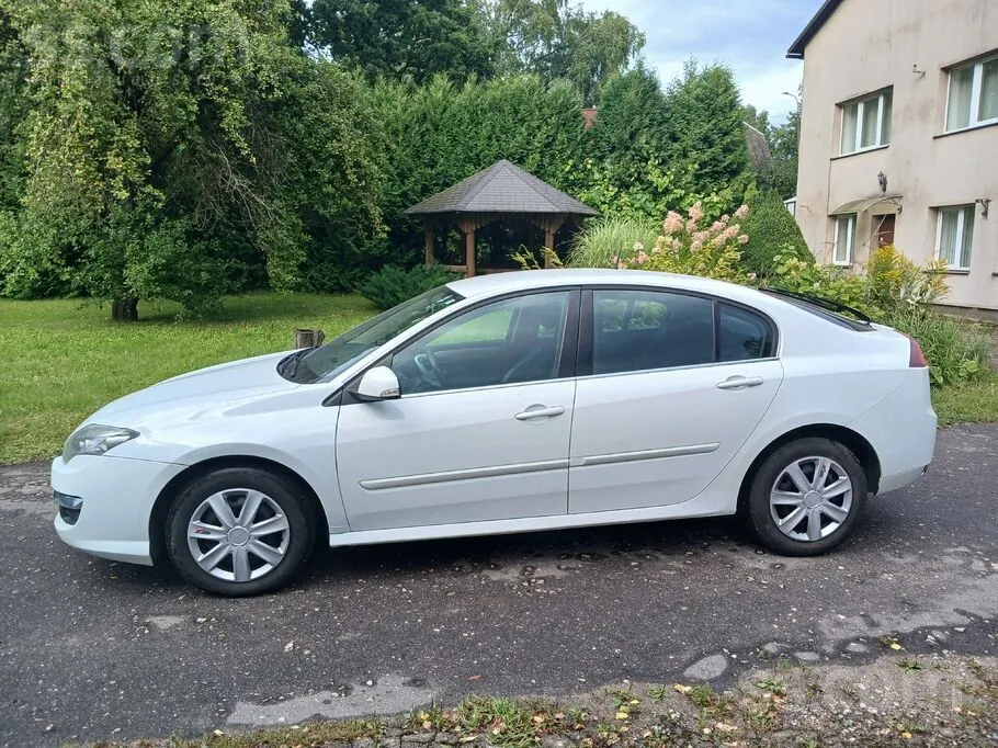 Renault Laguna 2012 photo 5