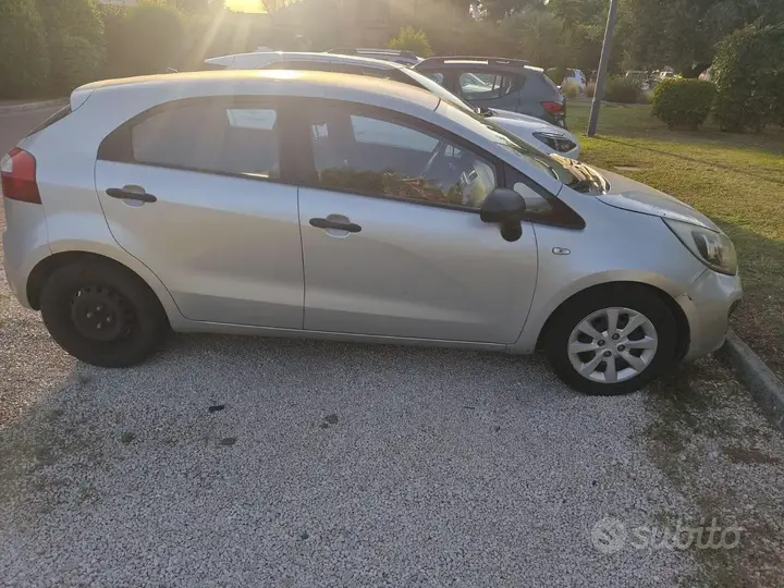 Kia Rio 2012 photo 4