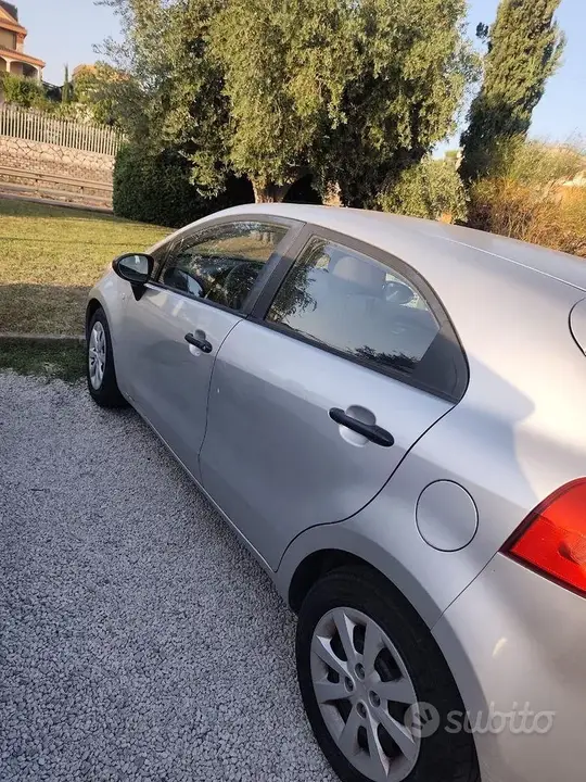 Kia Rio 2012 photo 3