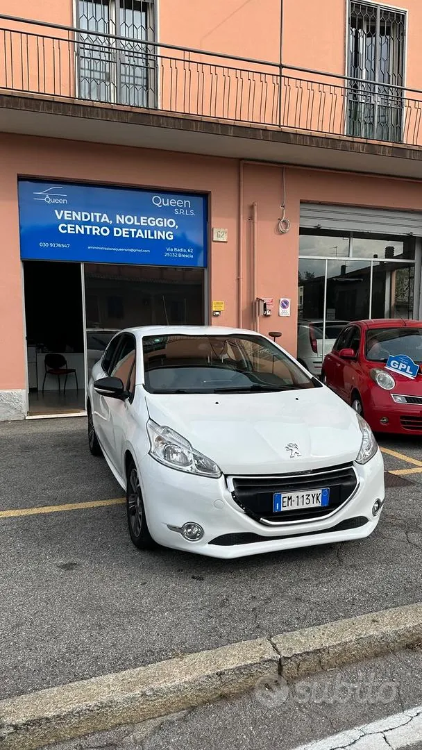 Peugeot 208