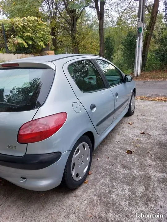 Peugeot 206 2001 photo 2