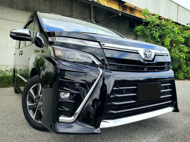 Toyota Voxy 2.0 Zs