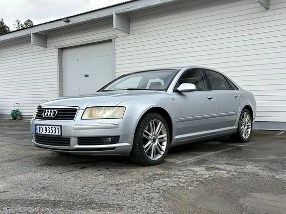 Audi A8 2003 photo 2