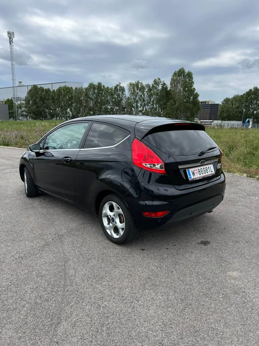 Ford Fiesta 2009 photo 3
