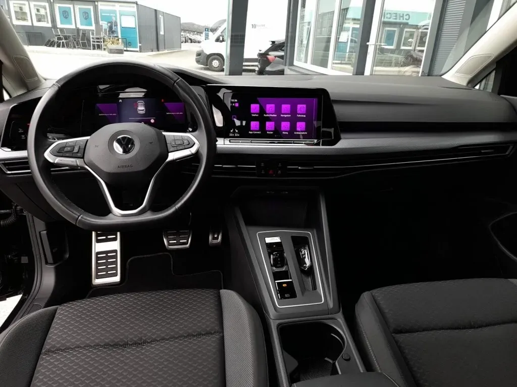 Volkswagen Golf 2023 photo 3