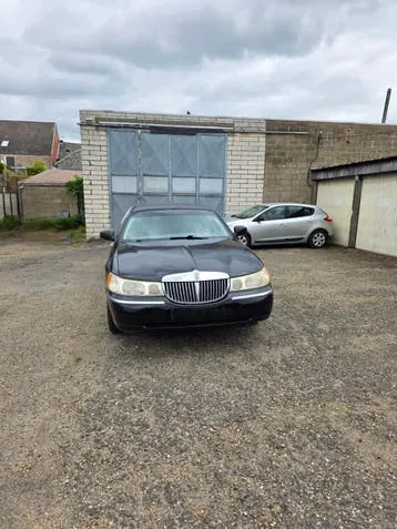 Lincoln Town Car 2001 photo 3