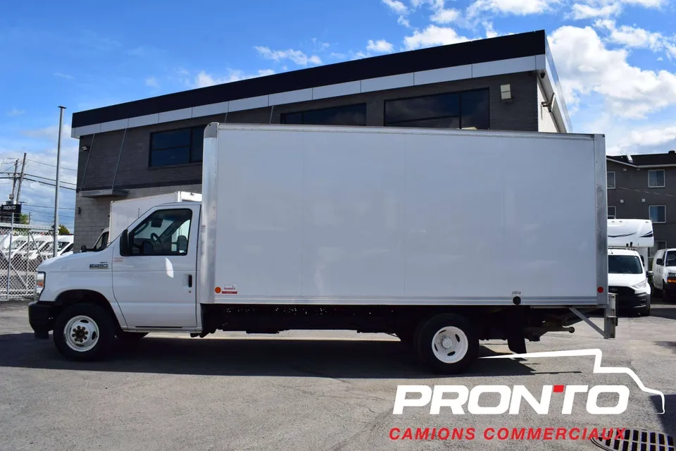 Ford E-Series E-450 2023 photo 4