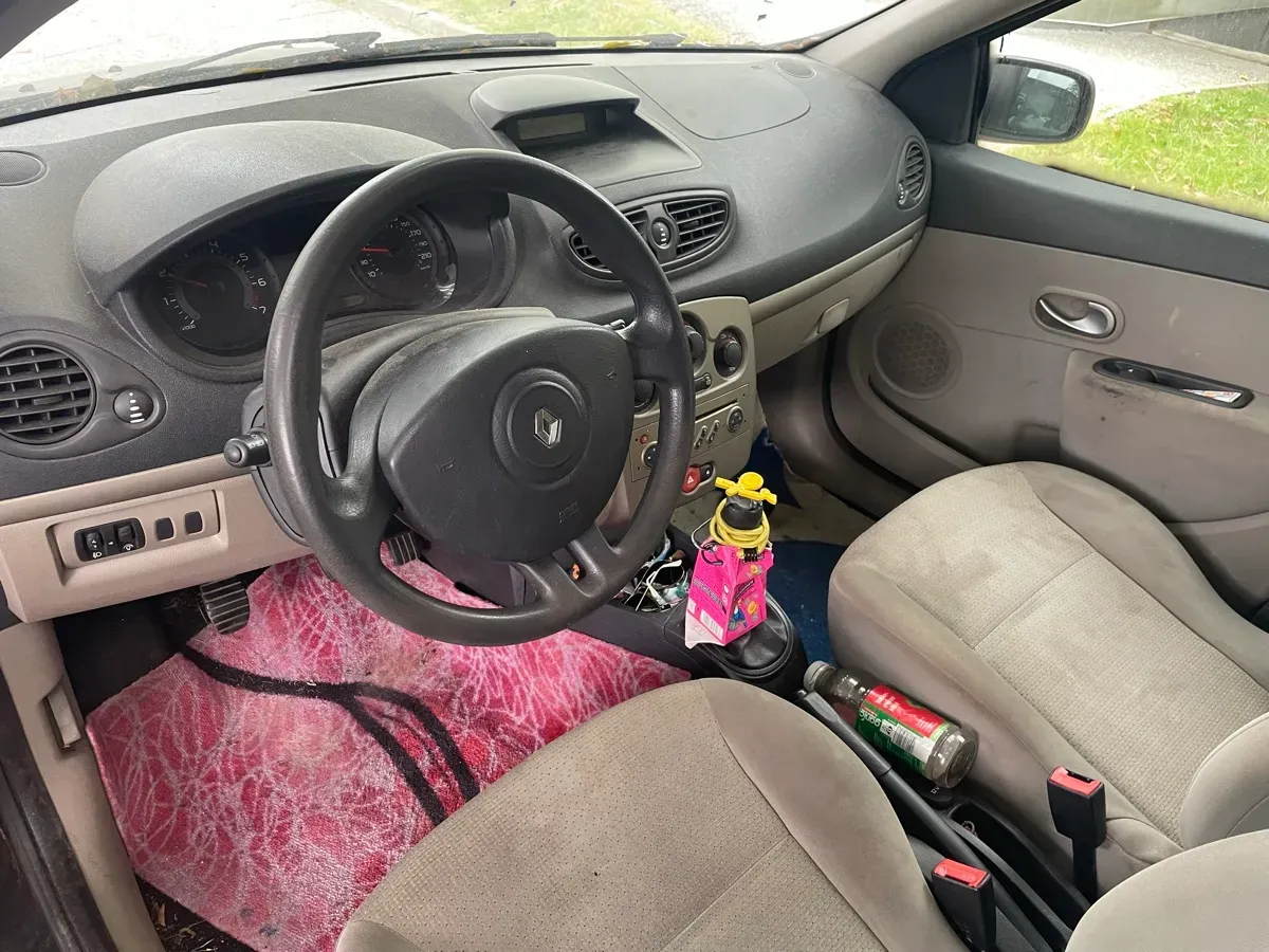 Renault Clio 2012 photo 3