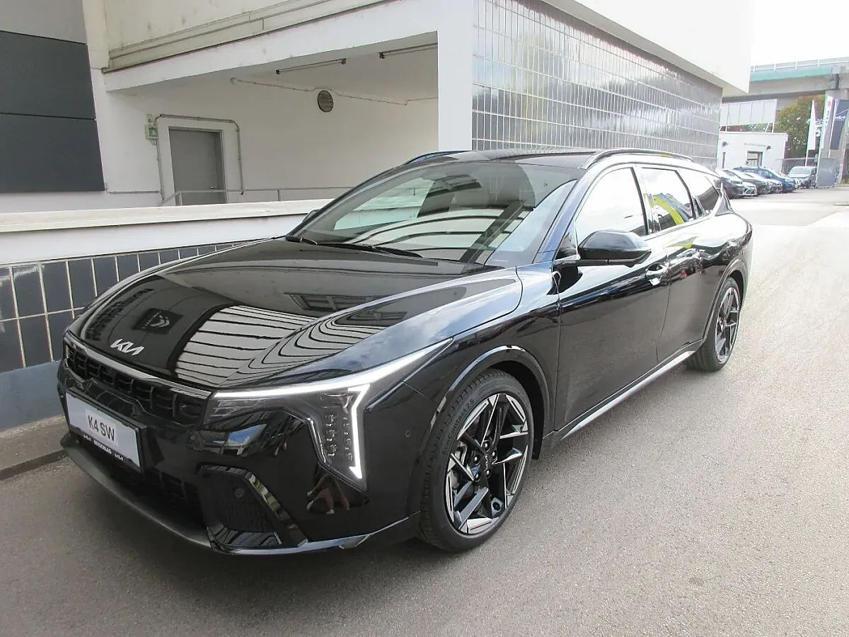 Kia K4 photo 2