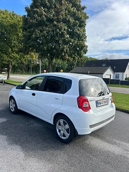 Chevrolet Aveo 2011 photo 4