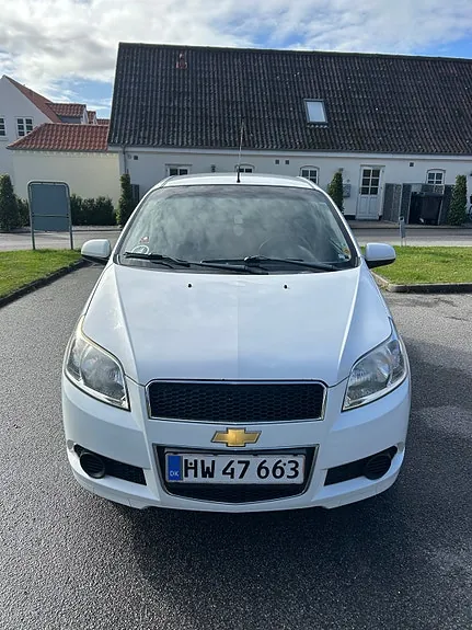 Chevrolet Aveo 2011 photo 2