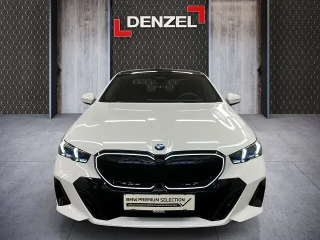 BMW 5 Series 2025 photo 3