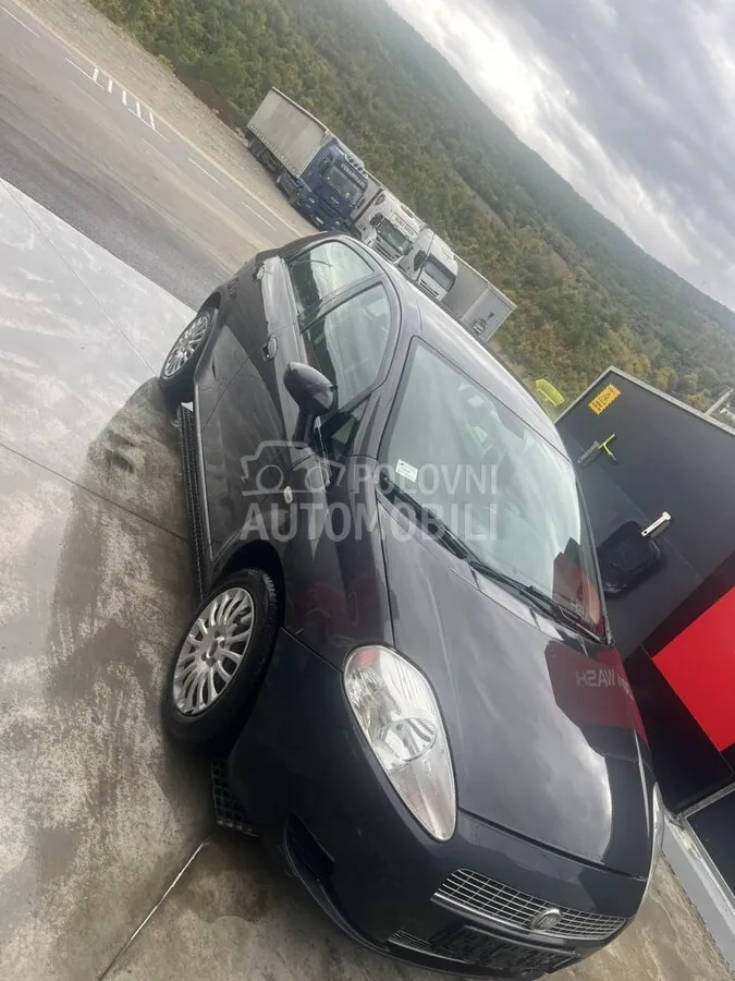 Fiat Grande Punto 2009 photo 3