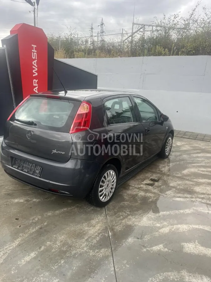 Fiat Grande Punto 2009 photo 5