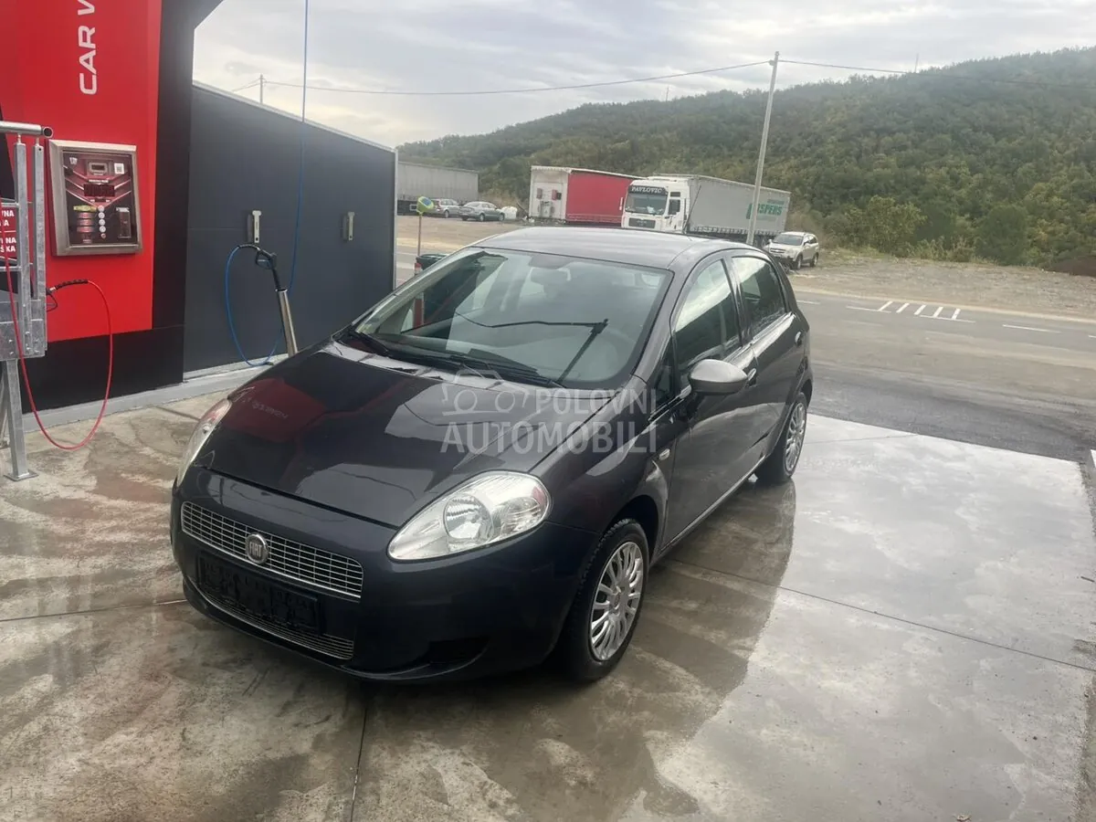 Fiat Grande Punto 2009 photo 2
