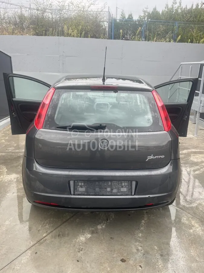 Fiat Grande Punto 2009 photo 4