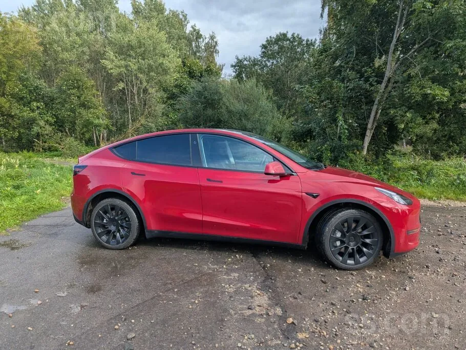 Tesla Model Y 2023 photo 4