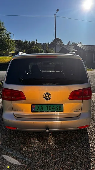 Volkswagen Touran 2011 photo 4
