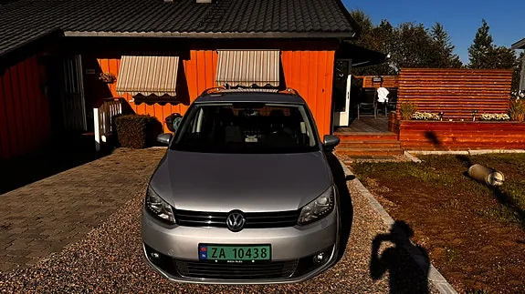 Volkswagen Touran 2011 photo 3