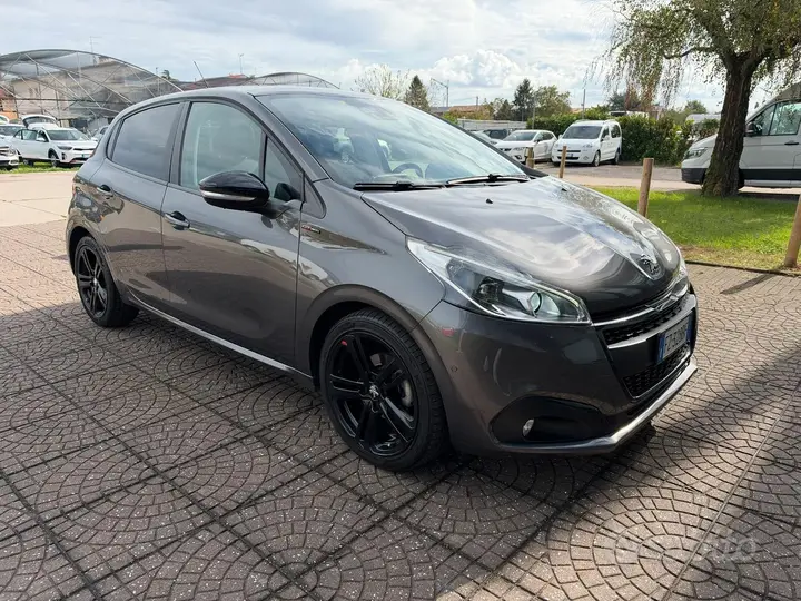 Peugeot 208 2019 photo 3