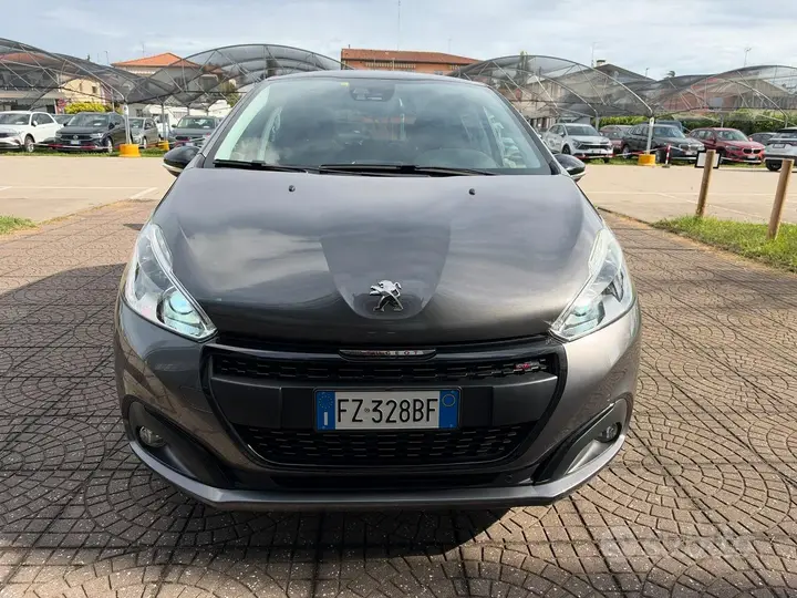 Peugeot 208 2019 photo 2