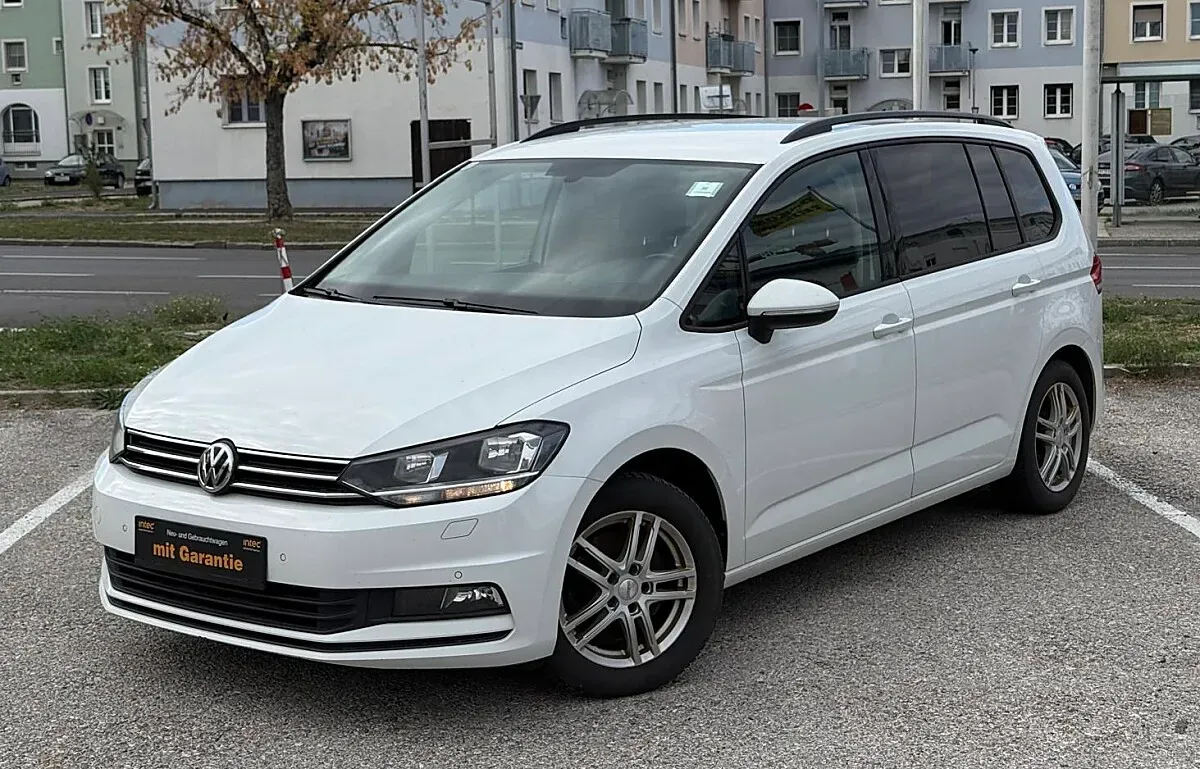 Volkswagen Touran 2019 photo 2