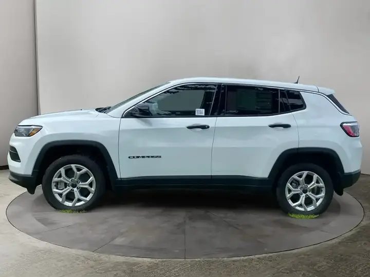 Jeep Compass 2026 photo 2