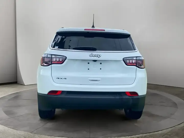Jeep Compass 2026 photo 4