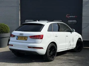 Audi Q3 2015 photo 2