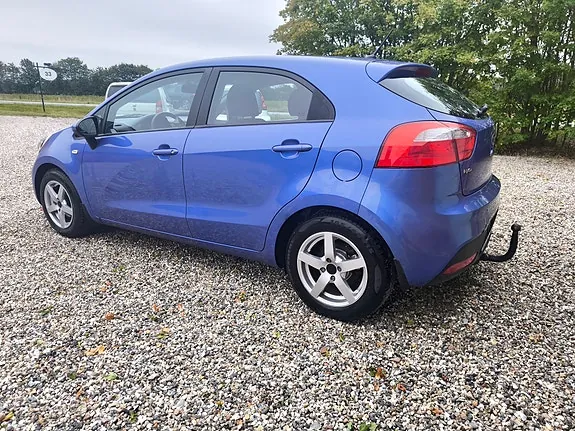 Kia Rio 2013 photo 4