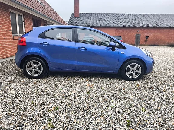 Kia Rio 2013 photo 3