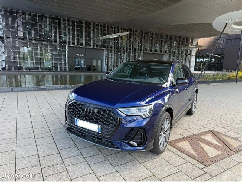 Audi Q3 2023 photo 2