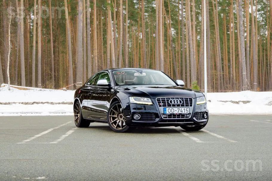 Audi S5 2009 photo 2
