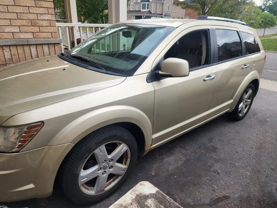 Dodge Journey 2010 photo 2