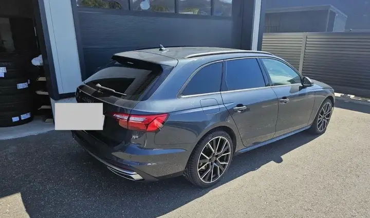 Audi A4 2020 photo 2