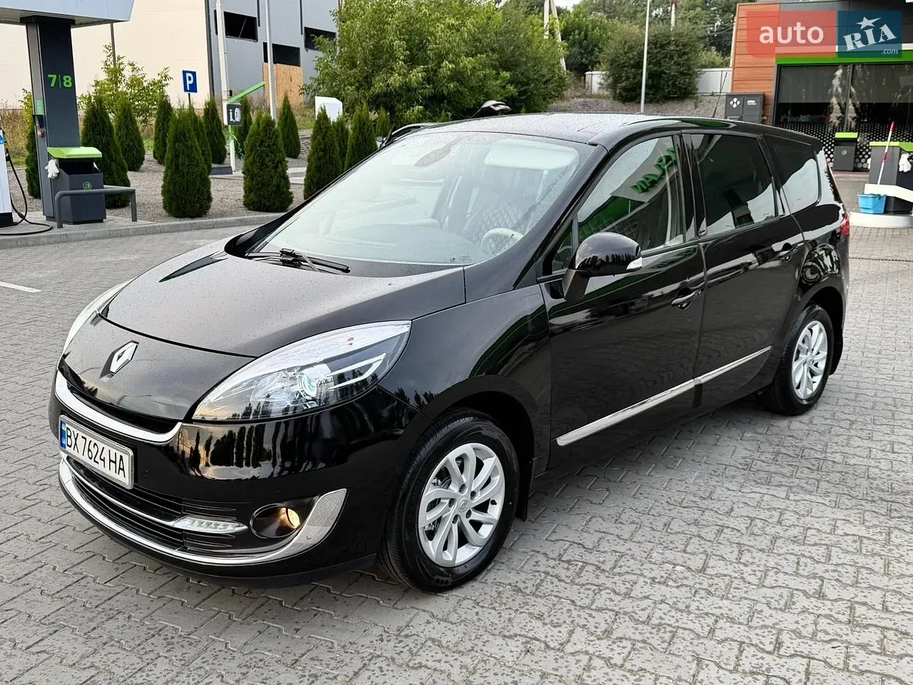 Renault Grand Scenic 2012 photo 3