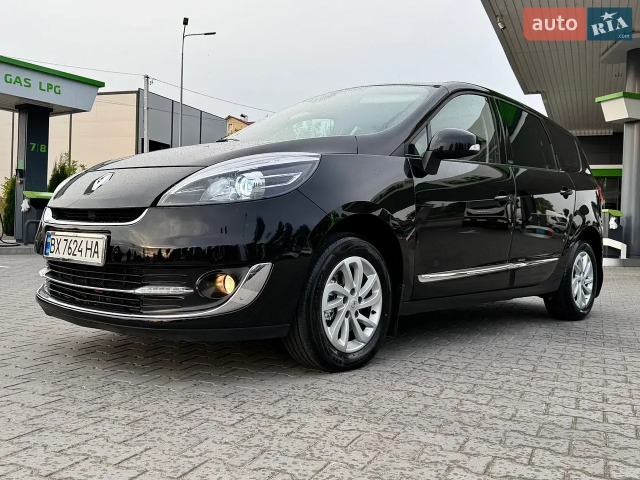 Renault Grand Scenic 2012 photo 2