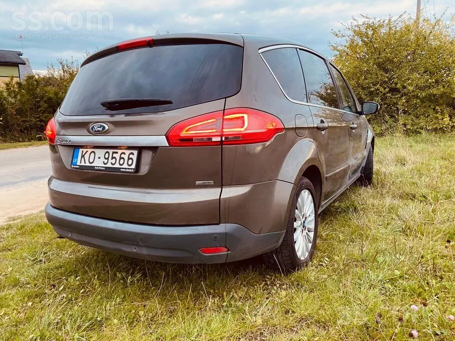 Ford S-Max 2012 photo 2