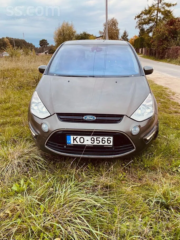 Ford S-Max 2012 photo 4