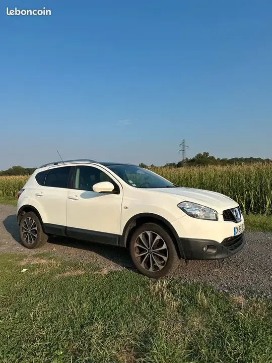 Nissan Qashqai 2012 photo 2