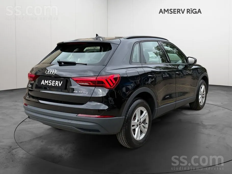 Audi Q3 2021 photo 2