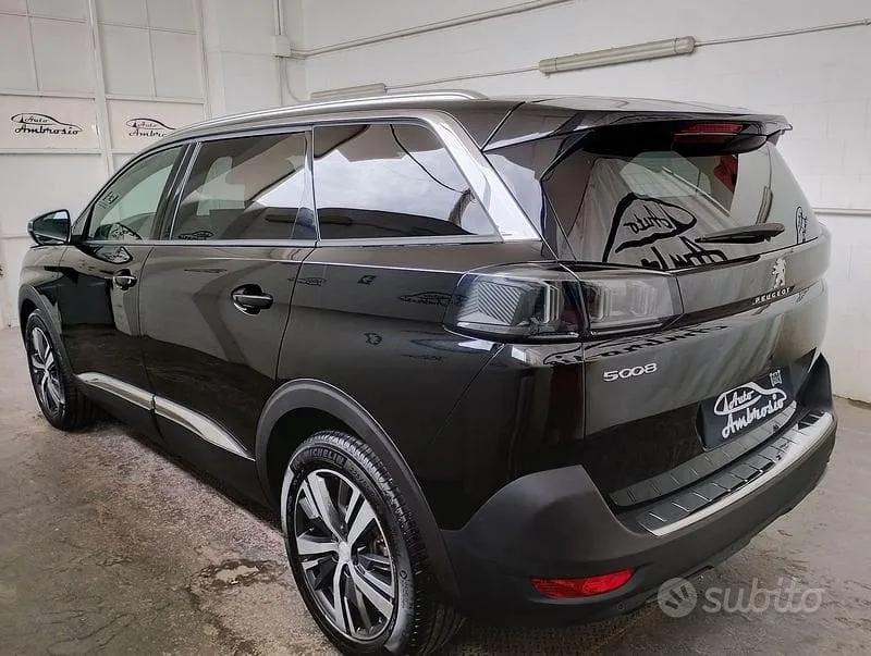 Peugeot 5008 2024 photo 3