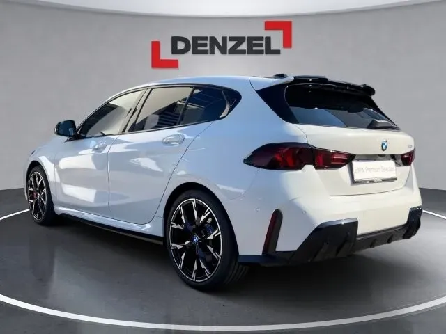BMW 1 Series 2025 photo 3