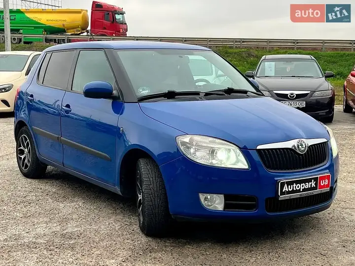 Skoda Fabia 2009 photo 3