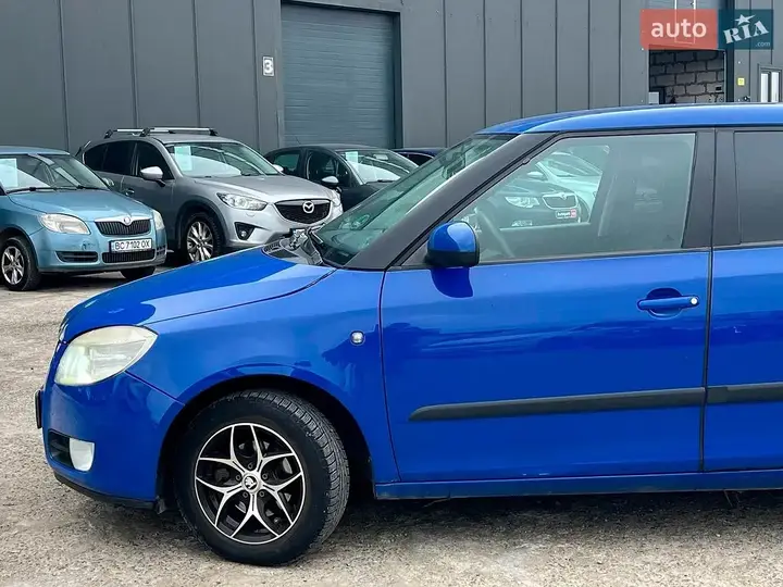 Skoda Fabia 2009 photo 4